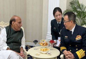  சீன ராணுவ அமைச்சருடன் ராஜ்நாத் சிங் சந்திப்பு: எல்லையில் அமைதி, மேற்காசிய போர் பற்றி பேச்சு