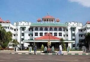  அழகர் ஆற்றில் இறங்கும் போது அநாகரிகமாக செயல்பட்டால் கைது: உயர்நீதிமன்றம் உத்தரவு