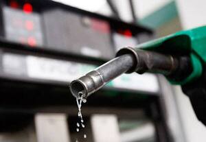  எரிபொருள் பற்றாக்குறை இல்லை: பெட்ரோலிய டீலர்கள் அறிவிப்பு