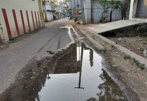  சேத்தியாதோப்பு முருகன் கோவில் தெருவில் குடிநீர் குழாய் உடைப்பு