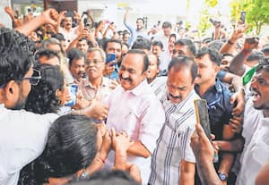 கேரளாவில் ஆட்சியை பிடித்தது காங்கிரஸ் கூட்டணி; மூன்று இடங்களில் 'தாமரை' மலர்ந்ததால் பா.ஜ., குஷி