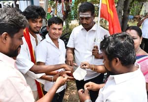  வீசியது விஜய் அலை! திருப்பூரில் தி.மு.க., - அ.தி.மு.க.,வினர் கவலை