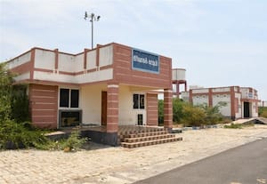  கடலுார் நவீன மீன்பிடி துறைமுகம் பயன்பாட்டிற்கு வராமல் வீணாகும் அவலம்