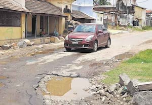 கரூர் அருகே அக்ரஹாரத்தில் கழிவுநீர் வாய்க்கால் தேவை
