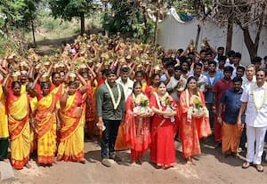  அம்மச்சார் அம்மன் கோவிலில் பால் குடம் ஊர்வலம்