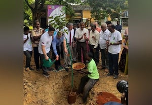  கோளரங்கத்தில் நினைவு தோட்டம் அமைப்பு