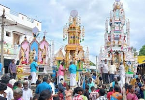  வேம்பார்பட்டி சர்ச் திருவிழாவில் சப்பர பவனி