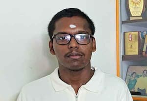 தந்தைக்கு மகன் செய்த 'மதிப்பெண்' அஞ்சலி