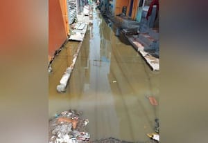 தெருக்களில் தேங்கும் கழிவு நீரால் அவதி