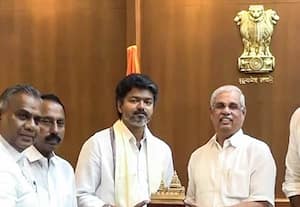 இதுவரை கவர்னர் அழைப்பு வரவில்லை; ஆட்சி அமைக்க காத்திருக்கிறார் விஜய்