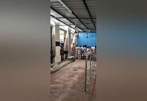  காரிடார்களில் காற்று வரல மூச்சுதிணறும் நோயாளிகள்