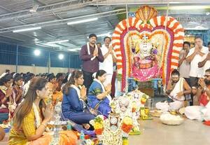  அம்மச்சார் அம்மன் கோவிலில் விளக்கு பூஜை