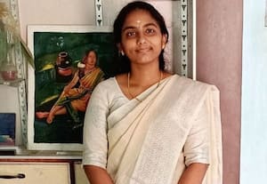  துாரிகை பிடிக்கும் காரிகை