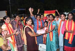  விஜய் முதல்வராக பதவியேற்பு த.வெ.க.வினர் கொண்டாட்டம் 