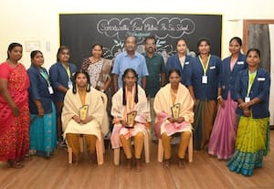  சரஸ்வதி எக்ஸல் மெட்ரிக் பள்ளி மாணவர்களுக்கு பாராட்டு விழா