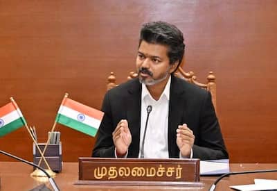 தமிழகத்தில் 717 மதுபான கடைகளை மூட முதல்வர் விஜய் உத்தரவு
