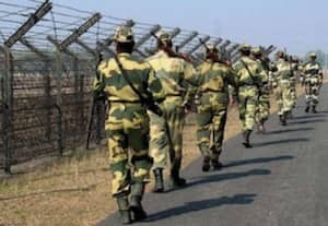  எல்லையில் முள்வேலி அமைக்கும் இந்தியா; வங்கதேசம் எதிர்ப்பு தெரிவிப்பது ஏன்?