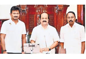  சபாநாயகராக பதவியேற்றார் ஜே.சி.டி.பிரபாகர்: நடுநிலையோடு செயல்பட கட்சிகள் வலியுறுத்தல்