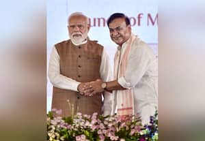  அசாம் முதல்வராக ஹிமந்த பிஸ்வ சர்மா இரண்டாவது முறையாக பதவியேற்றார்