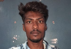  விபத்தில் போலீஸ்காரர் காயம் ஆட்டோ டிரைவர் கைது