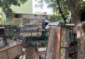  குப்பையான குப்பை சேகரிக்கும் வாகனங்கள்
