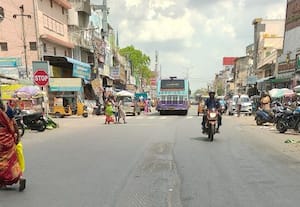  மைய தடுப்பு அமைக்காததால் செங்குன்றத்தில் விபத்து அபாயம்