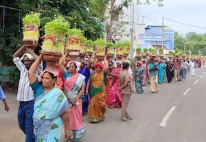  முளைப்பாரி ஊர்வலம்