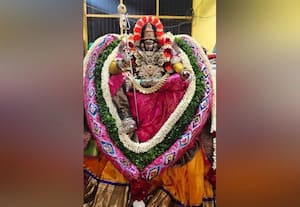  வீரபாண்டி கவுமாரியம்மன் கோயில் தேரோட்டம் ஏராளமான பக்தர்கள் வடம் பிடித்தனர்