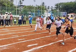 மயிலாடுதுறையில் தடகள போட்டிகள்; பெண்கள் ஆர்வமுடன் பங்கேற்பு