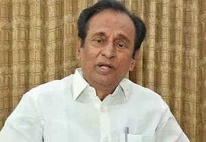 முன்னாள் அமைச்சர் செம்மலை அதிமுகவில் இருந்து விலகல்
