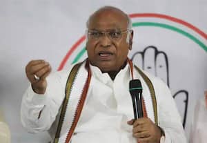 இந்திய ரூபாயின் தொடர் வீழ்ச்சி பாஜ அரசின் பொருளாதார தோல்வி: சொல்கிறார் கார்கே