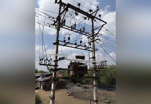 டிரான்ஸ்பார்மர் மின் கம்பங்கள் சேதம்