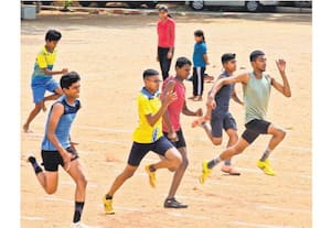 'தடம்' மாற்றிய தடகளப்பயிற்சி கோடை கால விடுமுறையால் கிடைத்த களம்: மாணவர்களுக்கு நம்பிக்கையான எதிர்காலம்