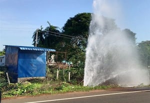  சிவகங்கை அருகே சோழபுரத்தில் காவிரி திட்ட குழாய் சேதம் பொங்கி வெளியேறிய குடிநீர்