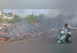  குப்பை கழிவுகளை எரிப்பதால் பஞ்சுப்பேட்டையில் காற்று மாசு
