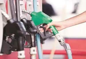    பெட்ரோல், டீசல் விற்பனைக்கு கட்டுப்பாடு விதிப்பதா? எண்ணெய் நிறுவனங்களுக்கு எதிராக கோர்ட்டில் வழக்கு