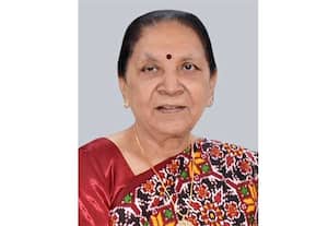 உ.பி., கல்லுாரிகள், பல்கலைகளில் மாணவர்களுக்கு சீருடை கட்டாயம்: கவர்னர் ஆனந்திபென் படேல் உத்தரவு