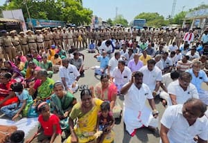  இலங்கை சிறையில் 90 நாளாக 12 மீனவர்கள் விடுவிக்கக்கோரி பாம்பனில் மறியல்