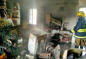  ராஜபாளையம் வீட்டு மாடியில் தீ விபத்தில் சிக்கிய பெண் மீட்பு