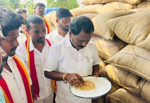  நெல் கொள்முதல் நிலையத்தை பார்வையிட்ட கும்மிடி எம்.எல்.ஏ.,