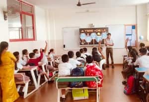  சாலை பாதுகாப்பு விழிப்புணர்வு 14 வயதில் மாணவர் அசத்தல்