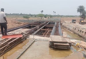  வையாவூர் ராஜகுளம் சாலையில் குதிரைக்கால் மடுவு பாலப் பணி விறுவிறு