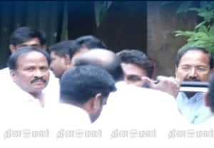 அதிமுக கோஷ்டிகள் சமாதானப்பேச்சு; ஒன்றிணையும் வாய்ப்பு அதிகரிப்பு