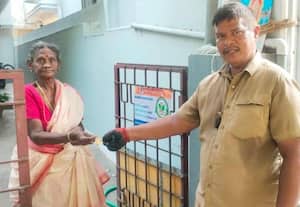 சபாஷ் சக்திவேல்... குப்பையில் கிடந்த 3 பவுன் தங்க நகையை உரிமையாளரிடம் ஒப்படைத்த கோவை மாநகராட்சி ஒப்பந்த ஊழியர்!