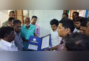  மின்னல் தாக்கி பலியானோர் குடும்பத்தினருக்கு நிதியுதவி