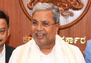 கர்நாடக முதல்வர் பதவியை ராஜினாமா செய்தார் சித்தராமையா