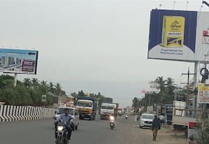  நெடுஞ்சாலையில் அதிகரிக்கும் பேனர்களால் அவதி