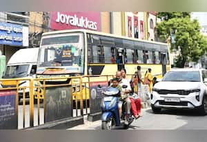  பயன் இழந்த 'பஸ் பே'; நிற்க மறுக்கும் பஸ்கள்