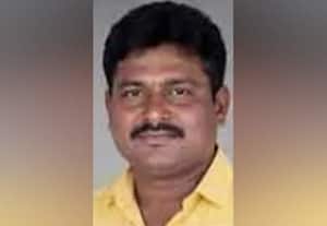  அரிவாளால் வெட்டி, துப்பாக்கியால் சுட்டு நில தகராறில் ஆறு பேர் படுகொலை