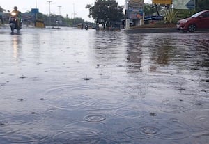  விருதுநகரில் வெப்பத்தை  தணித்த மாலை கனமழை